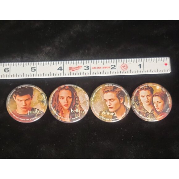 Collectible New Moon Pins, set of 4 (set #2) - Picture 9 of 9